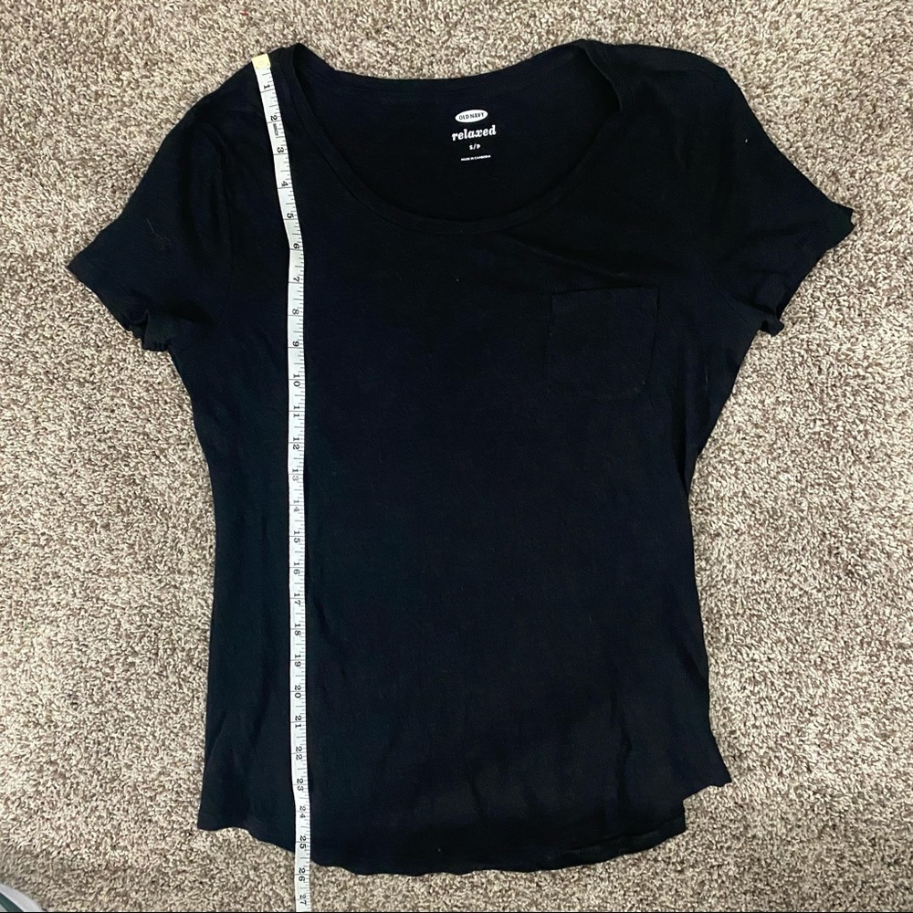 Old navy Relaxed Fit Round Neck Black Tee - Picture 4 of 8